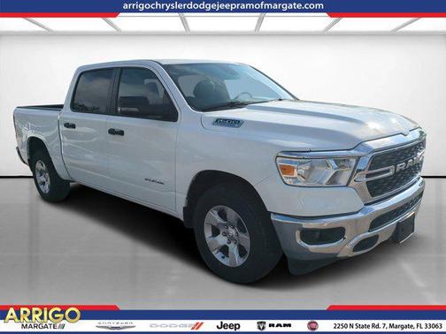 Bright White Clearcoat 2023 RAM 1500 Big Horn/Lone Star