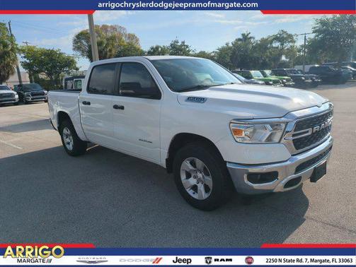 Bright White Clearcoat 2023 RAM 1500 Big Horn/Lone Star