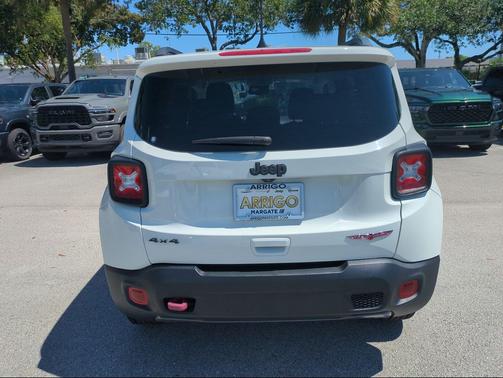 Alpine White Clearcoat 2020 Jeep Renegade Trailhawk