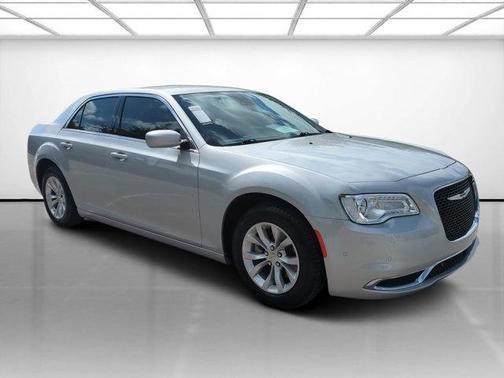2023 Chrysler 300 Touring