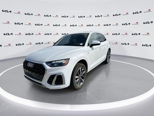 Glacier White Metallic 2023 Audi Q5 45 S line Premium