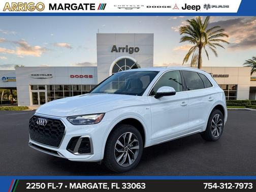 Glacier White Metallic 2023 Audi Q5 45 S line Premium