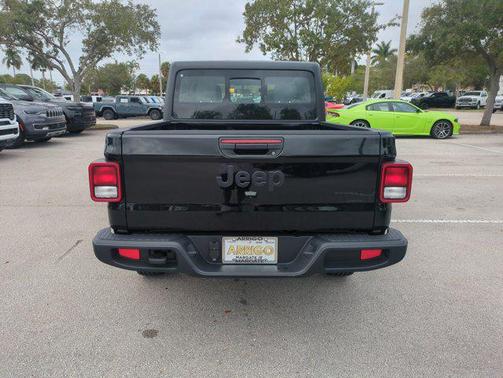 2026 Jeep Gladiator Sport