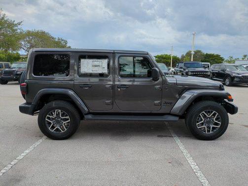 2025 Jeep Wrangler 4-Door Sahara 4x4