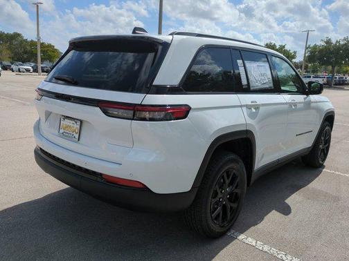 2025 Jeep Grand Cherokee Altitude