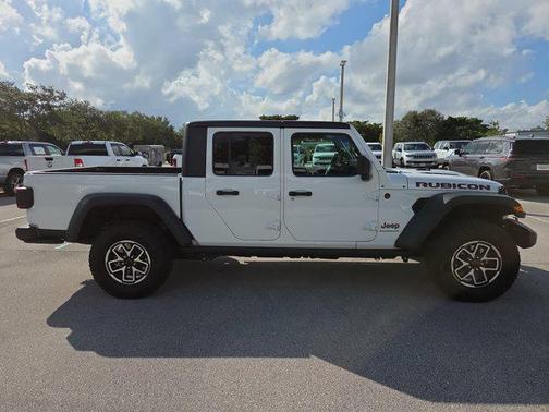 Bright White Clearcoat 2025 Jeep Gladiator Rubicon
