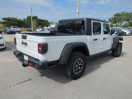 Bright White Clearcoat 2025 Jeep Gladiator Rubicon