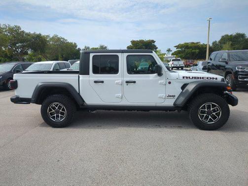 Bright White Clearcoat 2025 Jeep Gladiator Rubicon