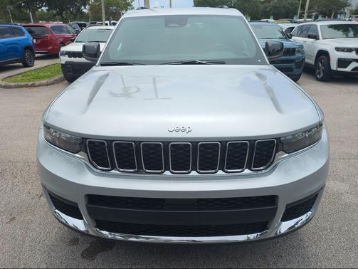 Silver Zynith 2026 Jeep Grand Cherokee L Laredo