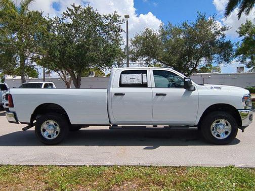 2025 RAM 2500 Tradesman Crew Cab 4x4 8' Box
