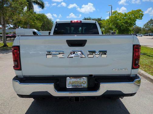 2025 RAM 2500 Tradesman Crew Cab 4x4 8' Box
