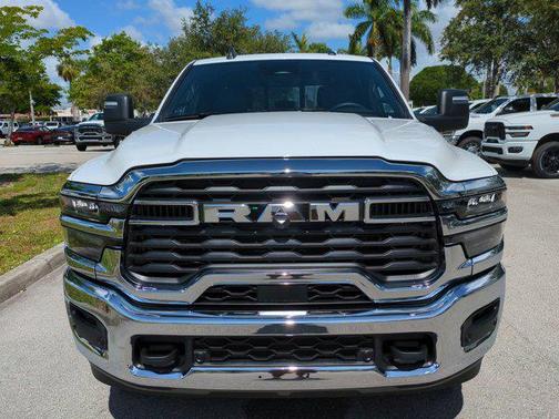 2025 RAM 2500 Tradesman Crew Cab 4x4 8' Box