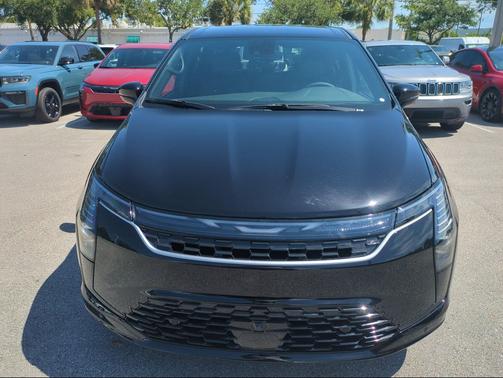Diamond Black Crystal Pearlcoat 2027 Chrysler Pacifica L