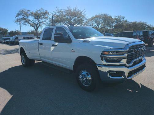 2026 RAM 3500 Tradesman Crew Cab 4x4 8' Box