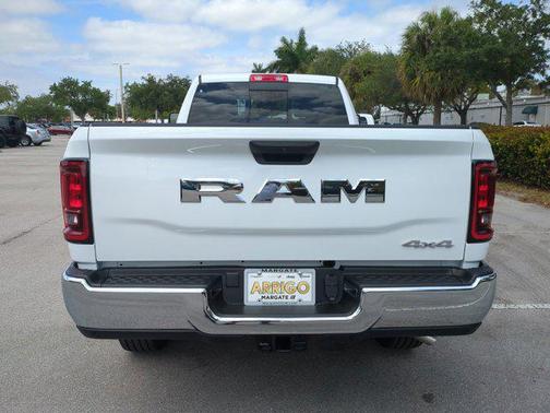 2025 RAM 2500 Tradesman Crew Cab 4x4 8' Box