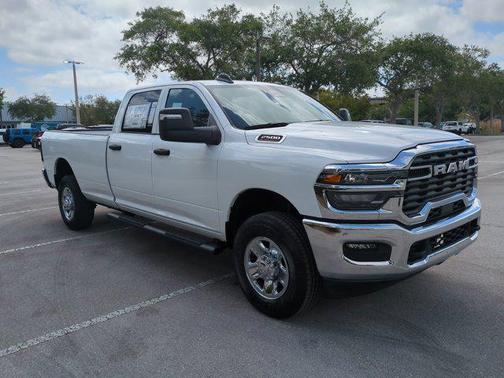 2025 RAM 2500 Tradesman Crew Cab 4x4 8' Box