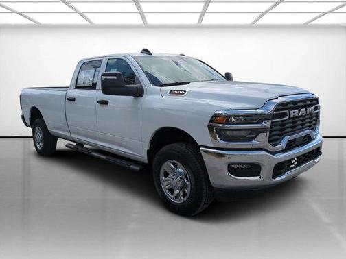 2025 RAM 2500 Tradesman Crew Cab 4x4 8' Box