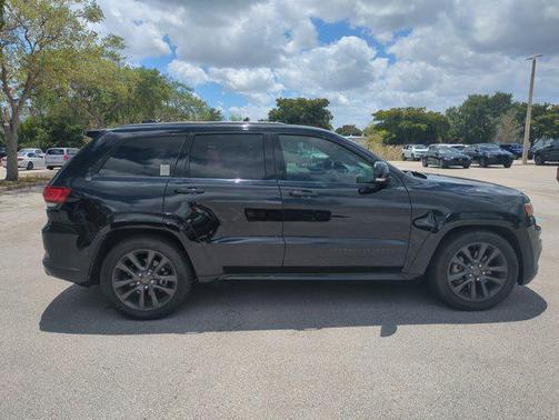 Diamond Black Crystal Pearlcoat 2019 Jeep Grand Cherokee High Altitude
