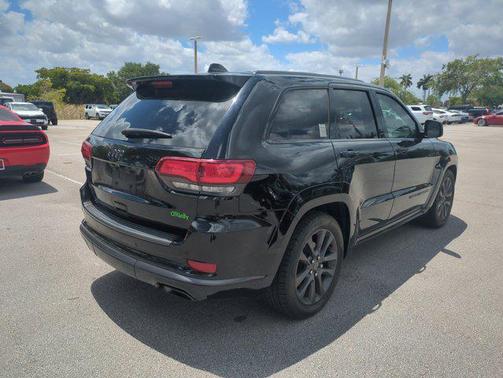 Diamond Black Crystal Pearlcoat 2019 Jeep Grand Cherokee High Altitude
