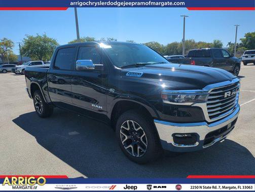 Diamond Black Crystal Pearlcoat 2026 RAM 1500 Laramie