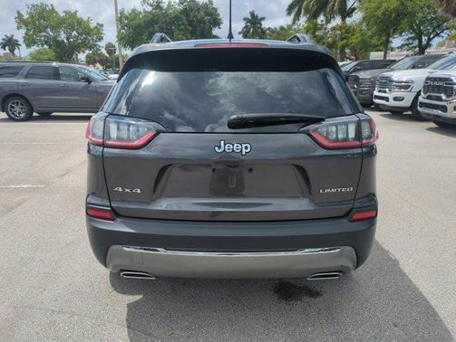 Granite Crystal Metallic Clearcoat 2022 Jeep Cherokee Limited