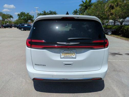 2025 Chrysler Pacifica L