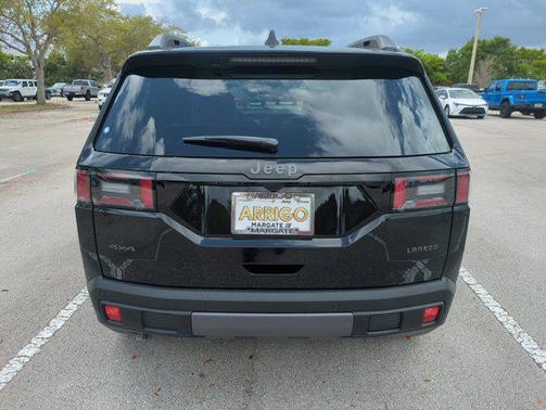 2026 Jeep Cherokee Laredo 4x4