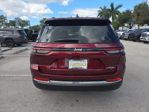 2025 Jeep Grand Cherokee Laredo