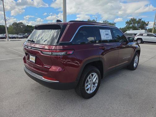 2025 Jeep Grand Cherokee Laredo