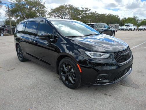 2026 Chrysler Pacifica L