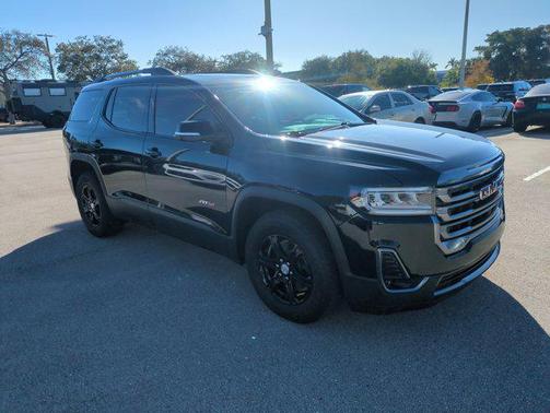 2022 GMC Acadia AWD AT4