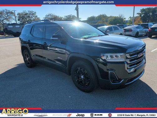 2022 GMC Acadia AWD AT4