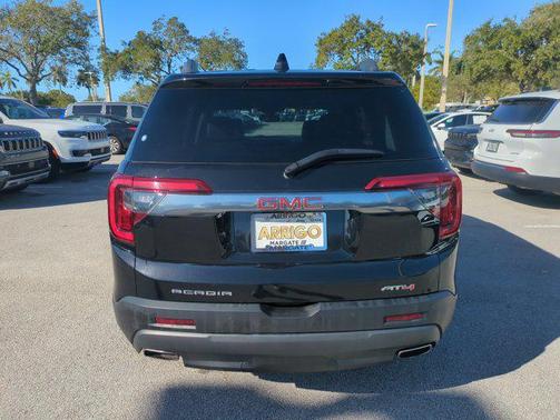 2022 GMC Acadia AWD AT4