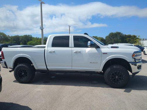 Bright White Clearcoat 2022 RAM 2500 Laramie Crew Cab 4x4 6'4' Box
