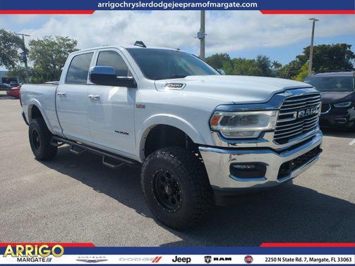 Bright White Clearcoat 2022 RAM 2500 Laramie Crew Cab 4x4 6'4' Box