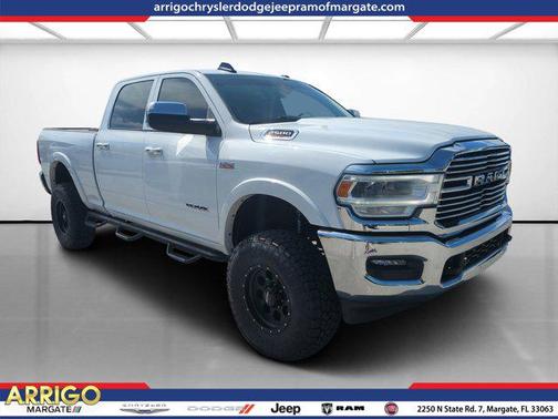 Bright White Clearcoat 2022 RAM 2500 Laramie Crew Cab 4x4 6'4' Box
