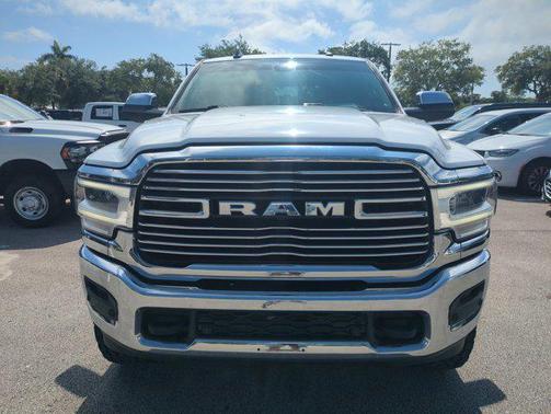 Bright White Clearcoat 2022 RAM 2500 Laramie Crew Cab 4x4 6'4' Box