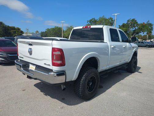 Bright White Clearcoat 2022 RAM 2500 Laramie Crew Cab 4x4 6'4' Box
