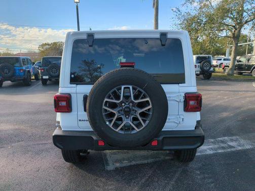 2026 Jeep Wrangler 4-Door Sahara 4x4