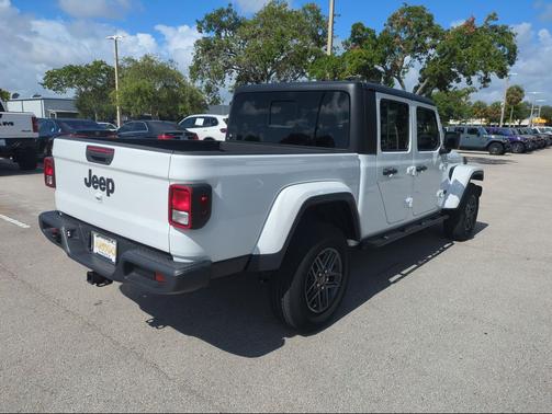 Bright White Clearcoat 2024 Jeep Gladiator Sport S