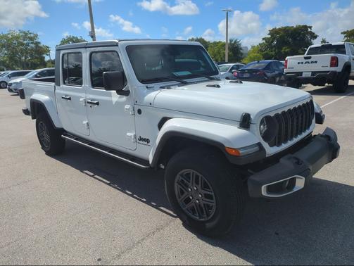 Bright White Clearcoat 2024 Jeep Gladiator Sport S