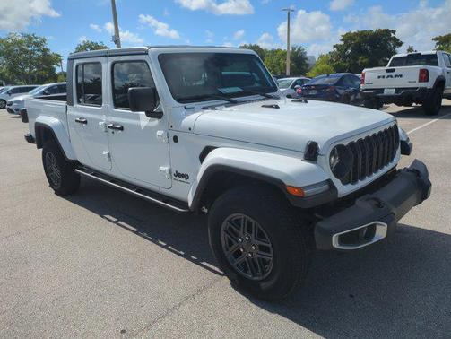 Bright White Clearcoat 2024 Jeep Gladiator Sport S