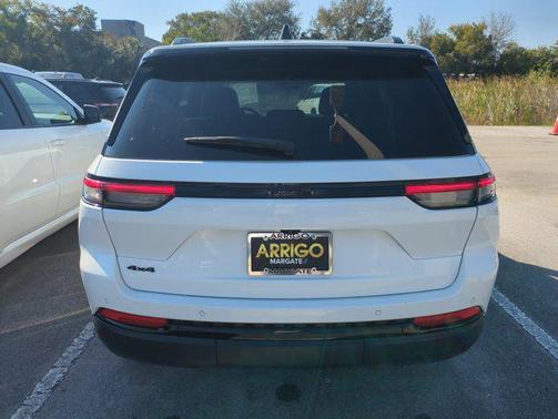 2023 Jeep Grand Cherokee Altitude