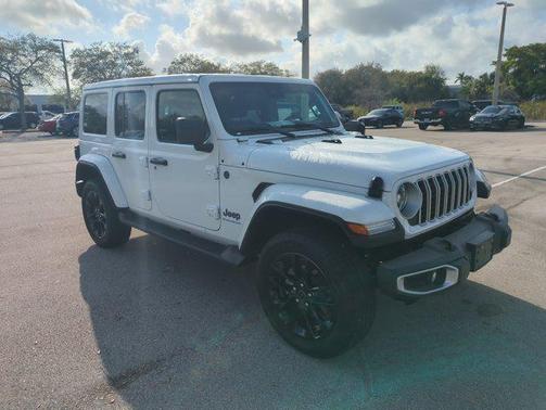 2025 Jeep Wrangler 4xe Sahara