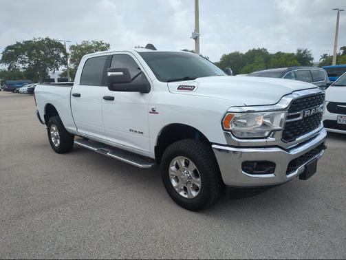 Bright White Clearcoat 2024 RAM 2500 Big Horn Crew Cab 4x4 6'4' Box