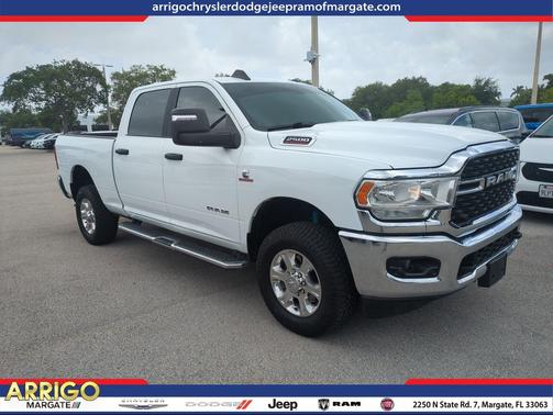 Bright White Clearcoat 2024 RAM 2500 Big Horn Crew Cab 4x4 6'4' Box