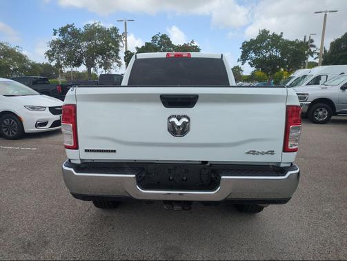 Bright White Clearcoat 2024 RAM 2500 Big Horn Crew Cab 4x4 6'4' Box