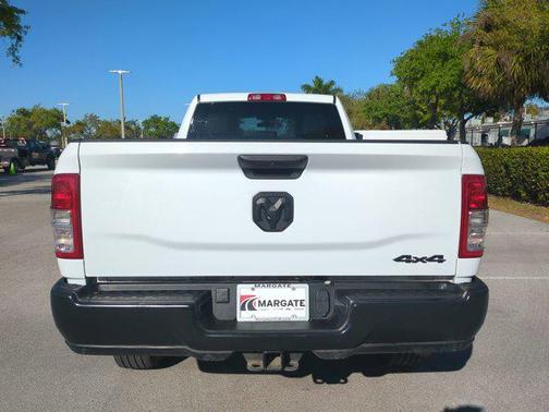 2023 RAM 3500 Tradesman Crew Cab 4x4 8' Box