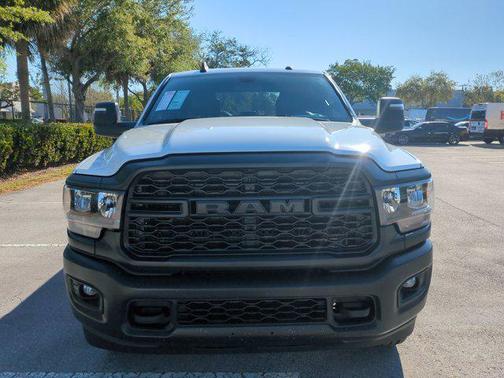 2023 RAM 3500 Tradesman Crew Cab 4x4 8' Box