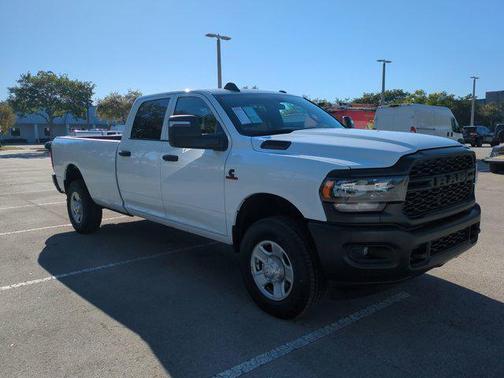 2023 RAM 3500 Tradesman Crew Cab 4x4 8' Box